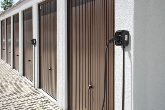 220 - 240V Wall Mounted EV Charger Overload Protection With IP55 Rating